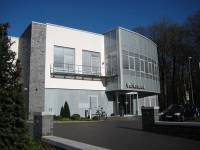   &raquo; Click to zoom ->