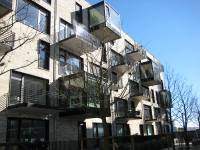   &raquo; Click to zoom ->