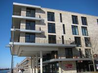   &raquo; Click to zoom ->