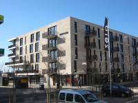   &raquo; Click to zoom ->