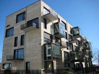   &raquo; Click to zoom ->