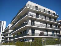   &raquo; Click to zoom ->