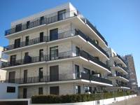   &raquo; Click to zoom ->