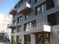   &raquo; Click to zoom ->