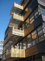   &raquo; Click to zoom ->